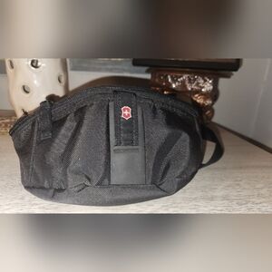 VICTORINOX  Black Sport And Travel Waist Pack Fanny Pack 3 Pockets